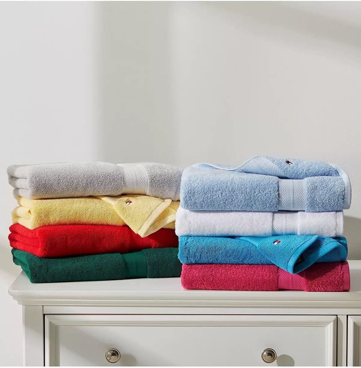 Tommy Hilfiger Modern American Solid Bath Towel, 30 X 54 Inches, 100% Cotton 574 GSM (Steel Grey)